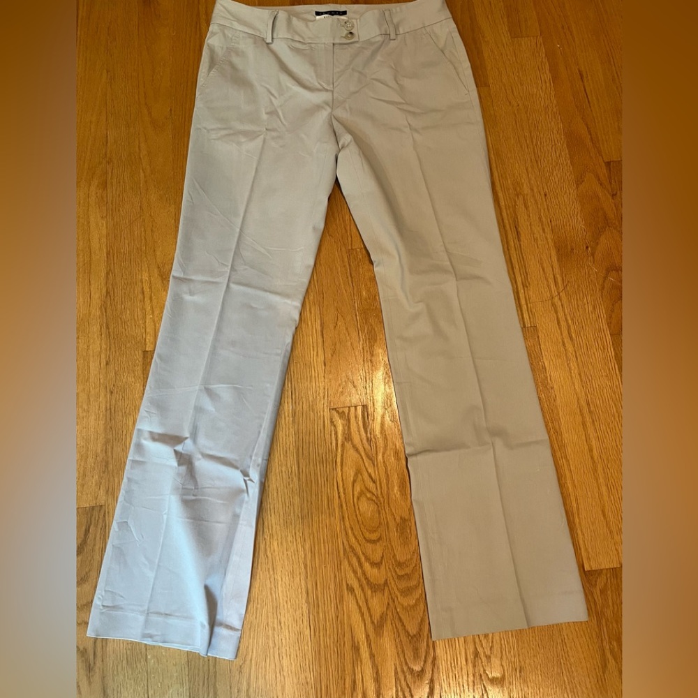 Theory cotton khakis in EUC!